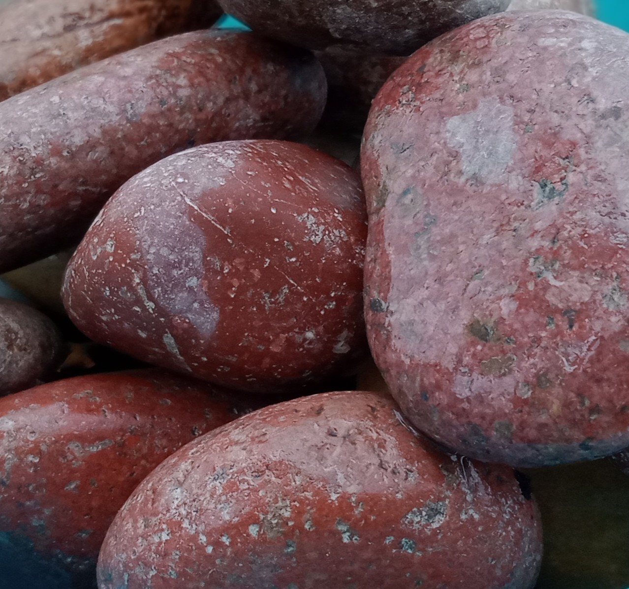 Red Pebbles 20kg Garden Decor Stones Green Experts Landscape